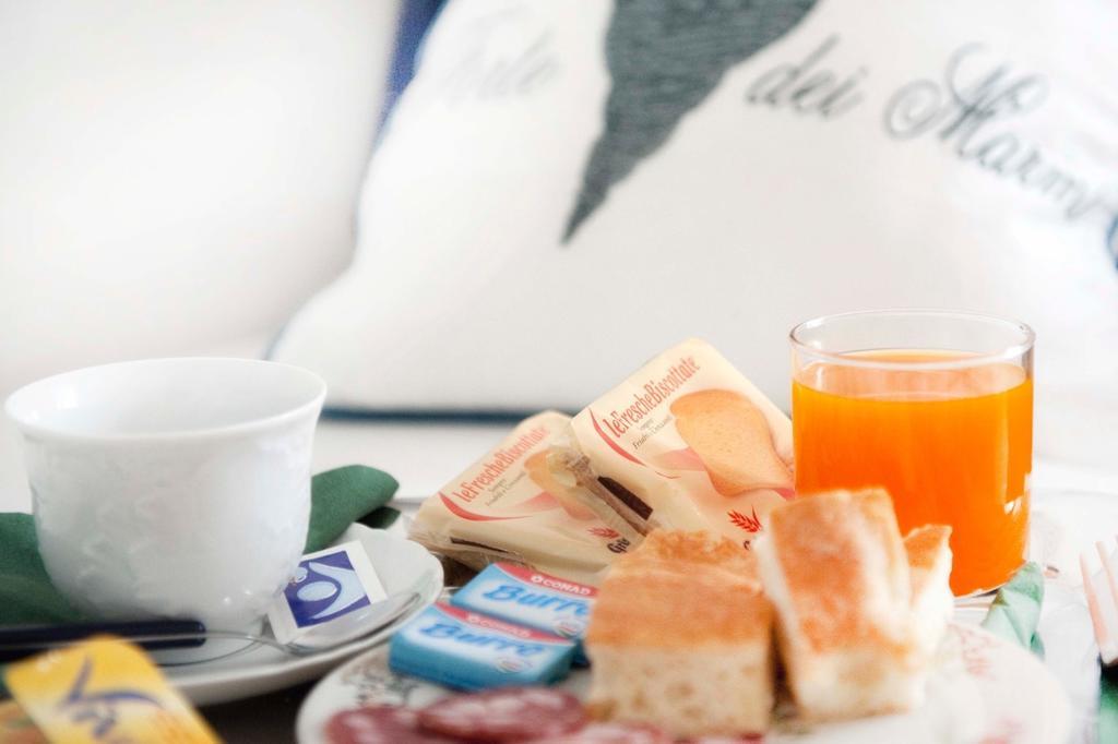 Bed and Breakfast A Due Passi Форте-деи-Марми Экстерьер фото