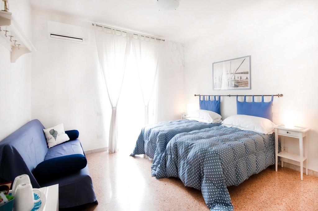 Bed and Breakfast A Due Passi Форте-деи-Марми Экстерьер фото